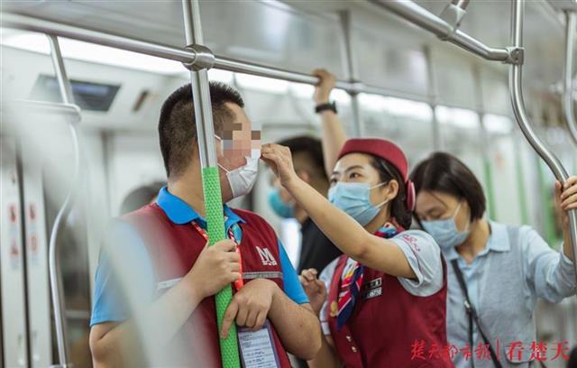 最新事件曝光：为了实现他的小小愿望，武汉地铁一对一接力服务这位特殊乘客