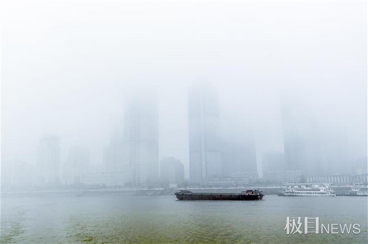 雾锁楼台江城细雨蒙蒙